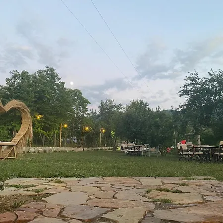 Alojamento de Turismo Selvagem Disha Tirana